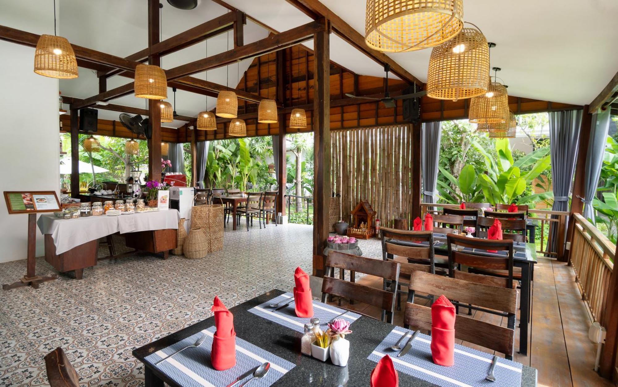 The Jungle Hotel 4*